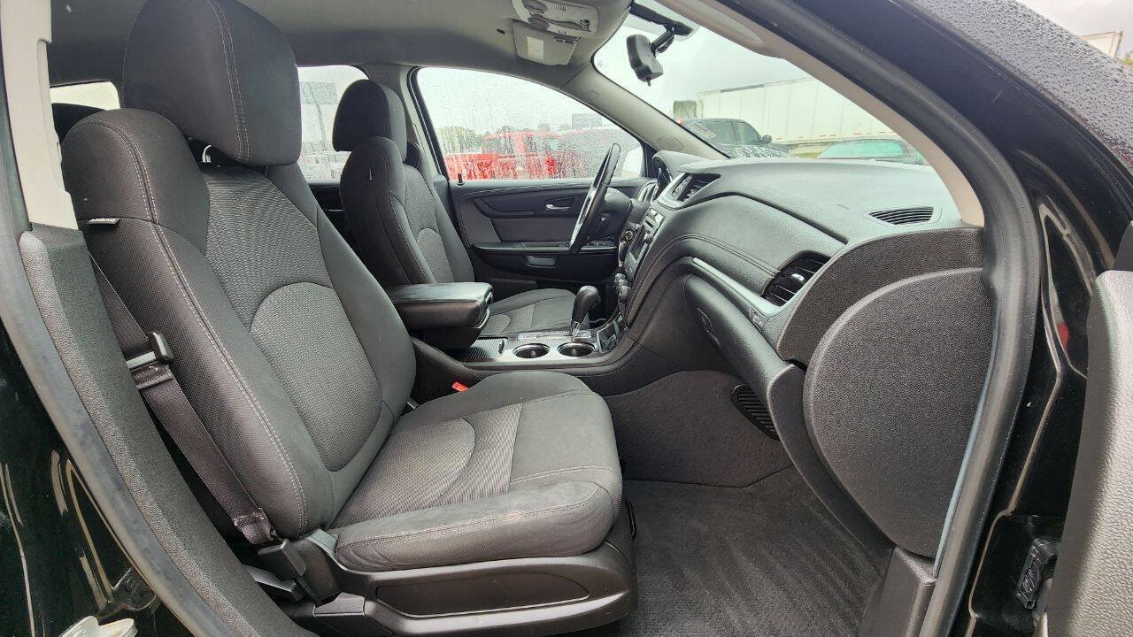 Used 2016 Chevrolet Traverse LT w/ Style and Technology Package FWD image 13