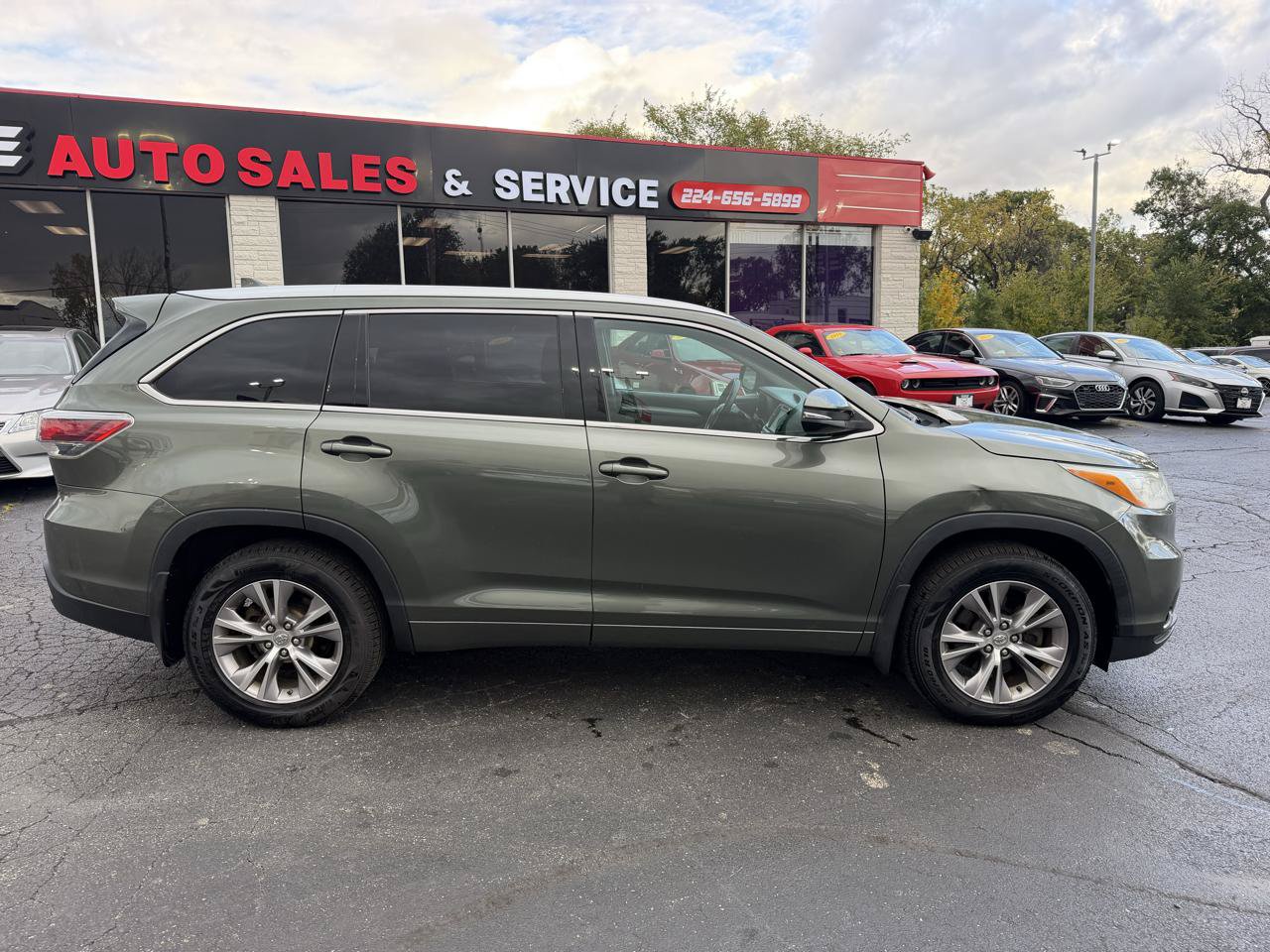 Used 2014 Toyota Highlander XLE AWD/4WD image 8