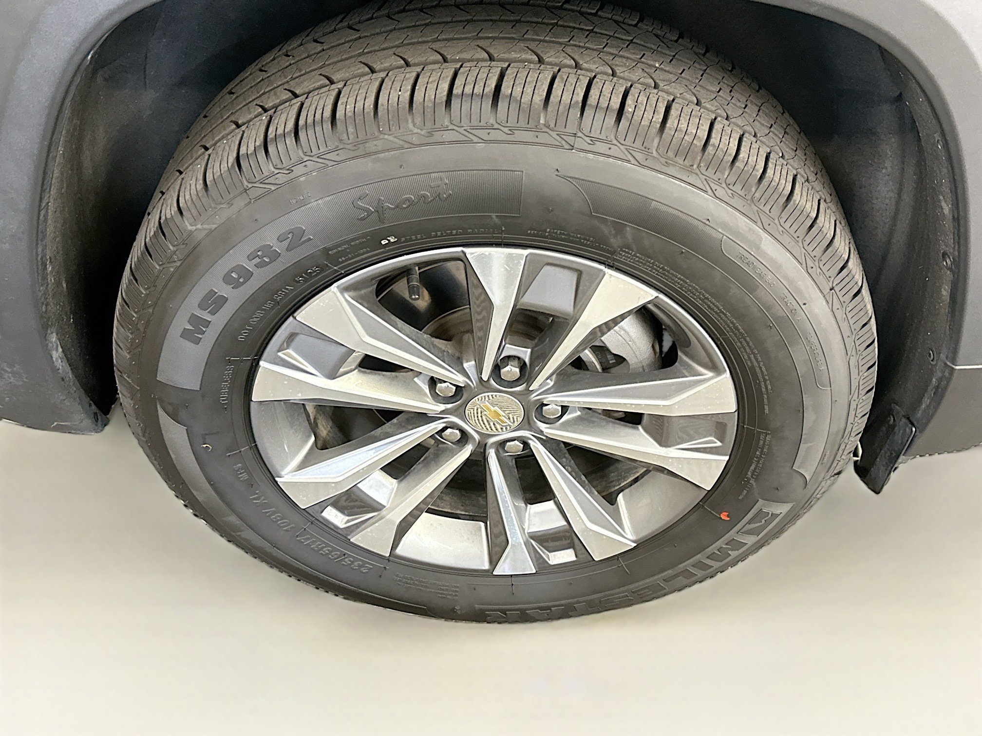 Used 2025 Chevrolet Equinox LT AWD/4WD image 11