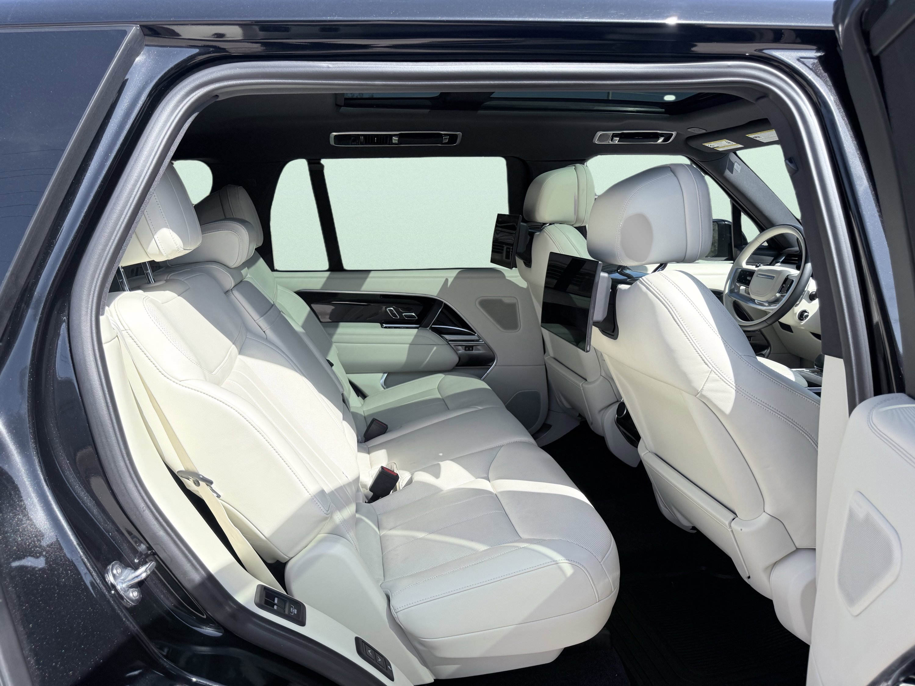 Used 2023 Land Rover Range Rover Long Wheelbase Autobiography image 52