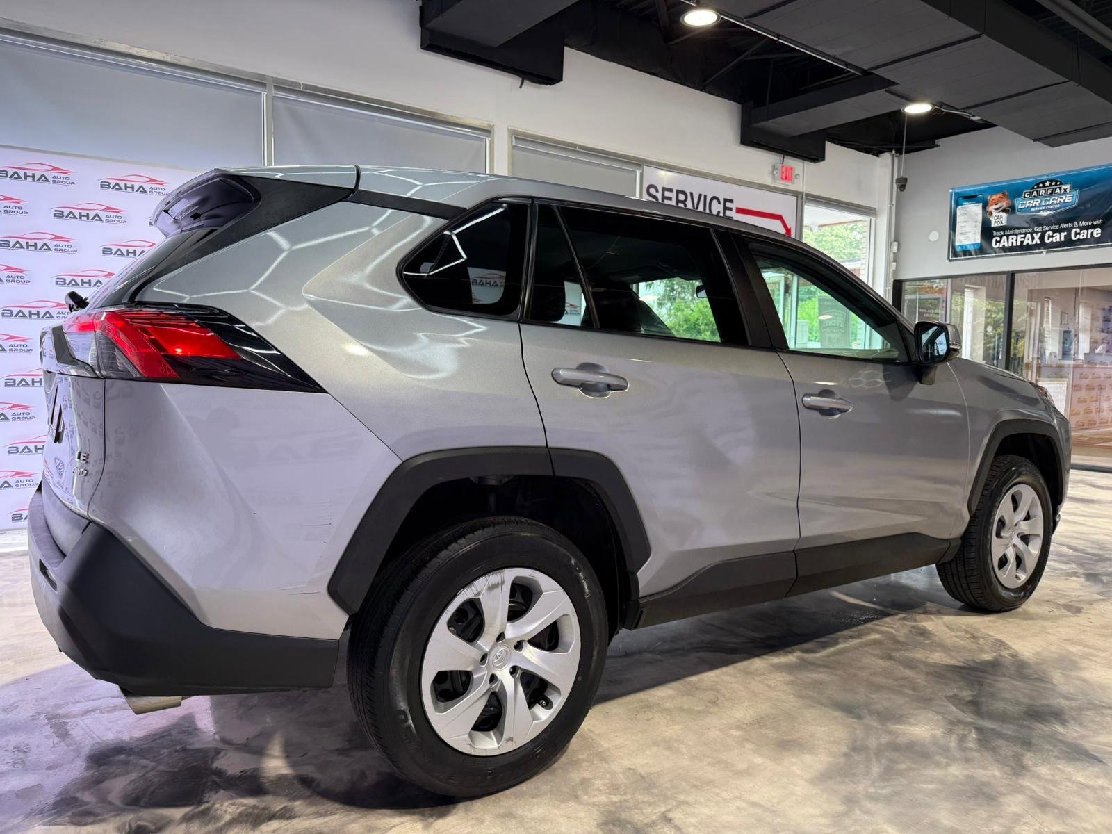 Used 2022 Toyota RAV4 LE image 6