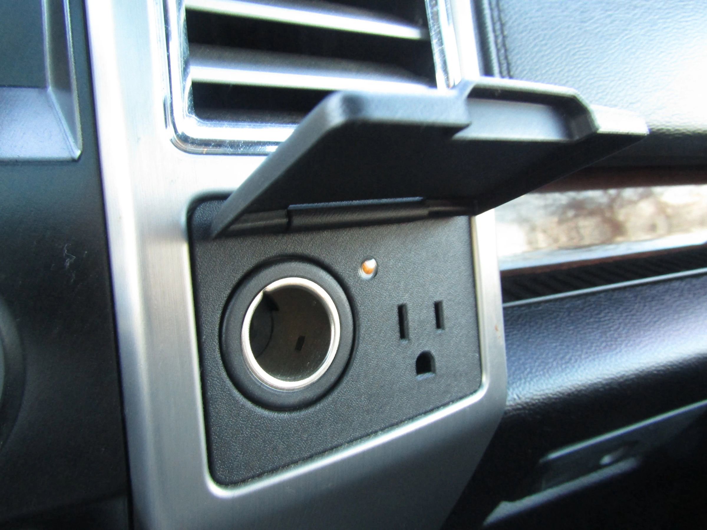 Used 2015 Ford F150 Platinum w/ Equipment Group 701A Luxury image 37