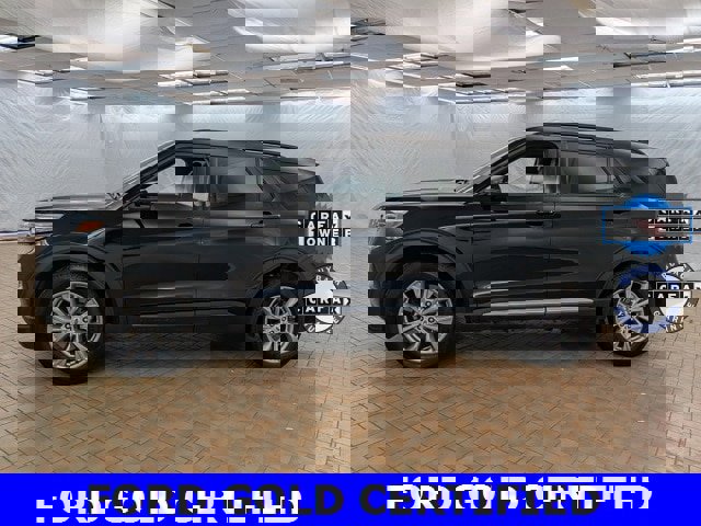 Certified 2023 Ford Explorer XLT w/ Equipment Group 202A image 4