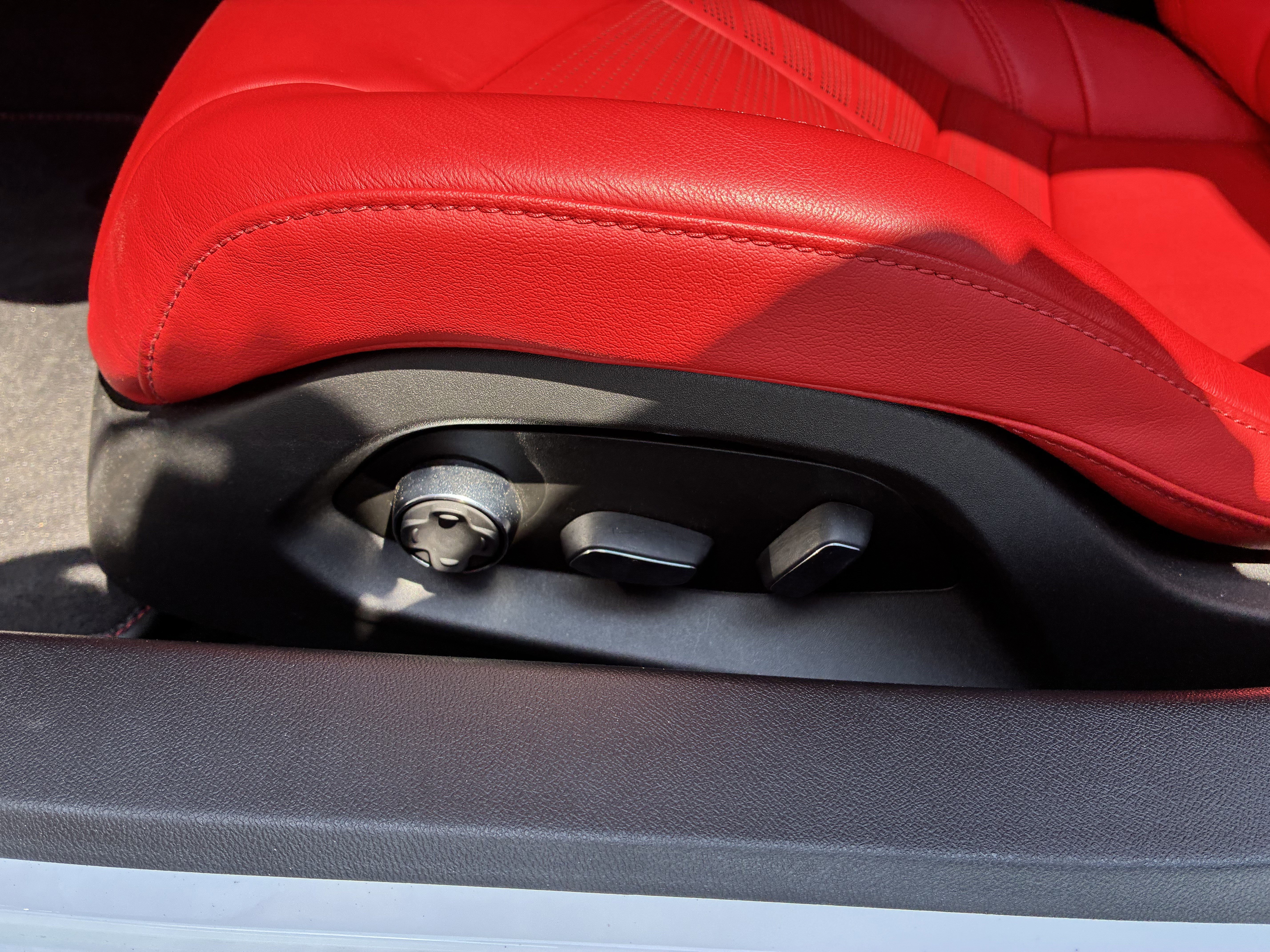 Used 2026 Chevrolet Corvette Stingray Premium Conv w/ Z51 Performance Package RWD image 28