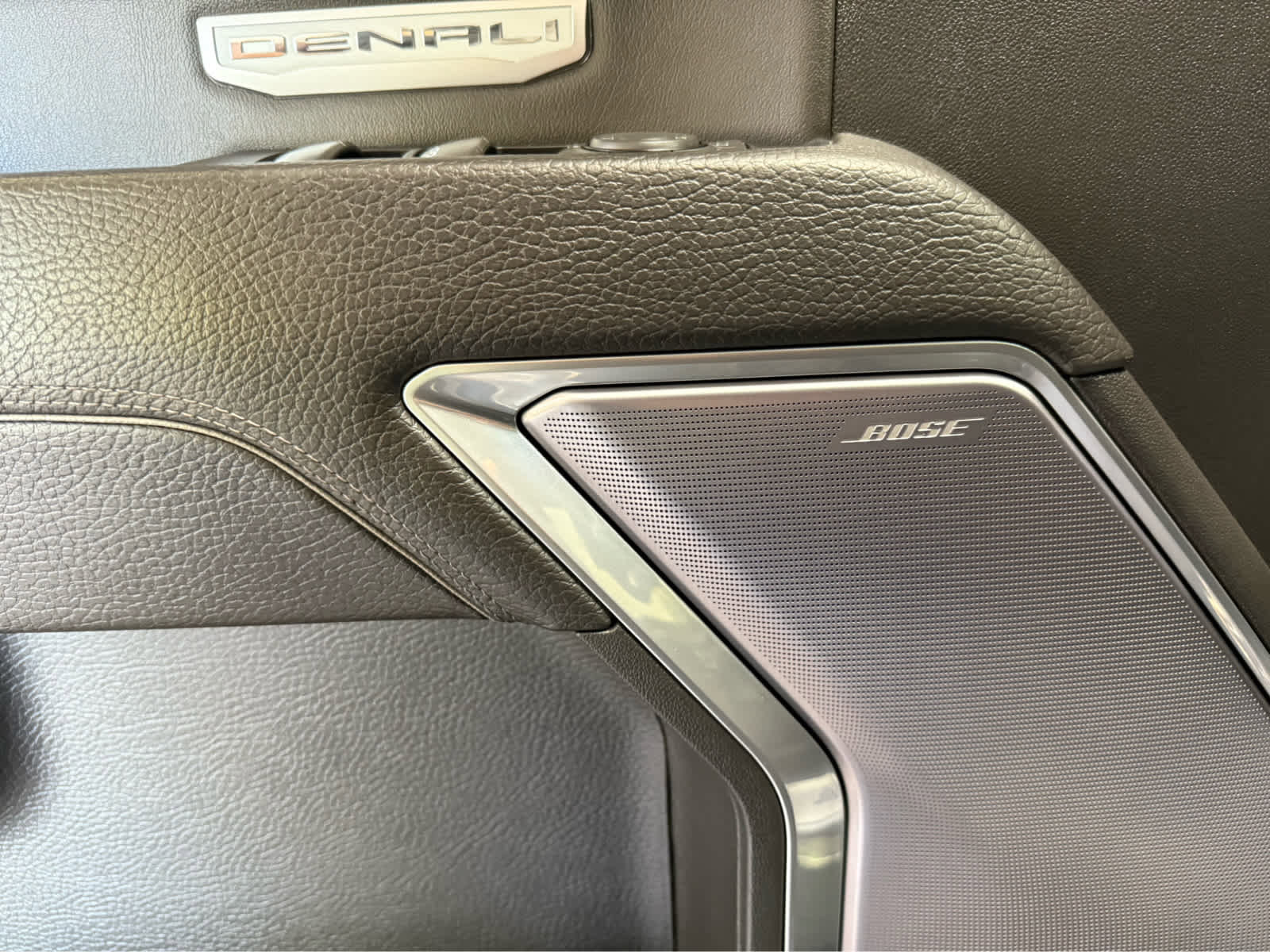 Used 2023 GMC Sierra 1500 Denali image 11
