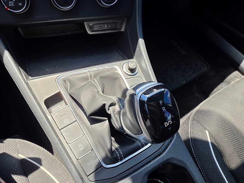 Used 2023 Volkswagen Jetta Sport FWD image 17