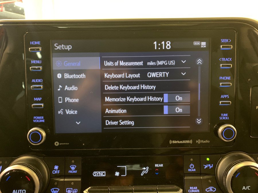 Used 2021 Toyota Highlander XLE AWD/4WD image 31