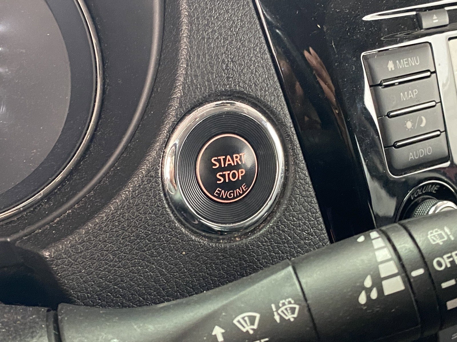 Used 2020 Nissan Rogue Sport SL image 32