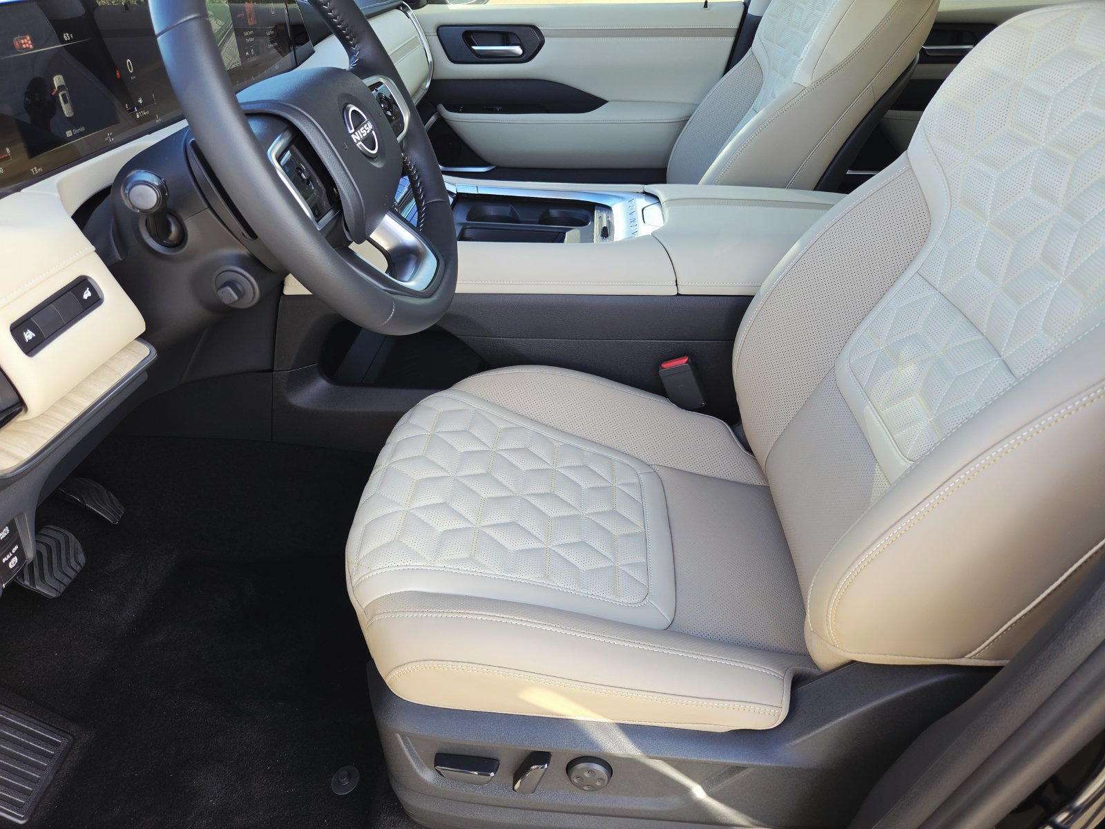 New 2027 Nissan Armada Platinum AWD/4WD image 8