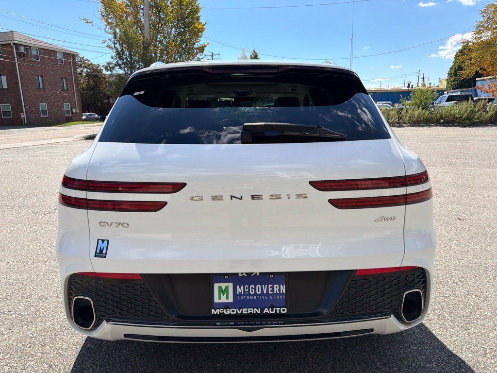 Used 2022 Genesis GV70 2.5T w/ Select Package AWD/4WD image 6