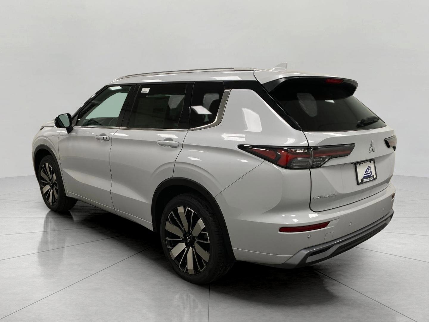 New 2026 Mitsubishi Outlander SEL image 7