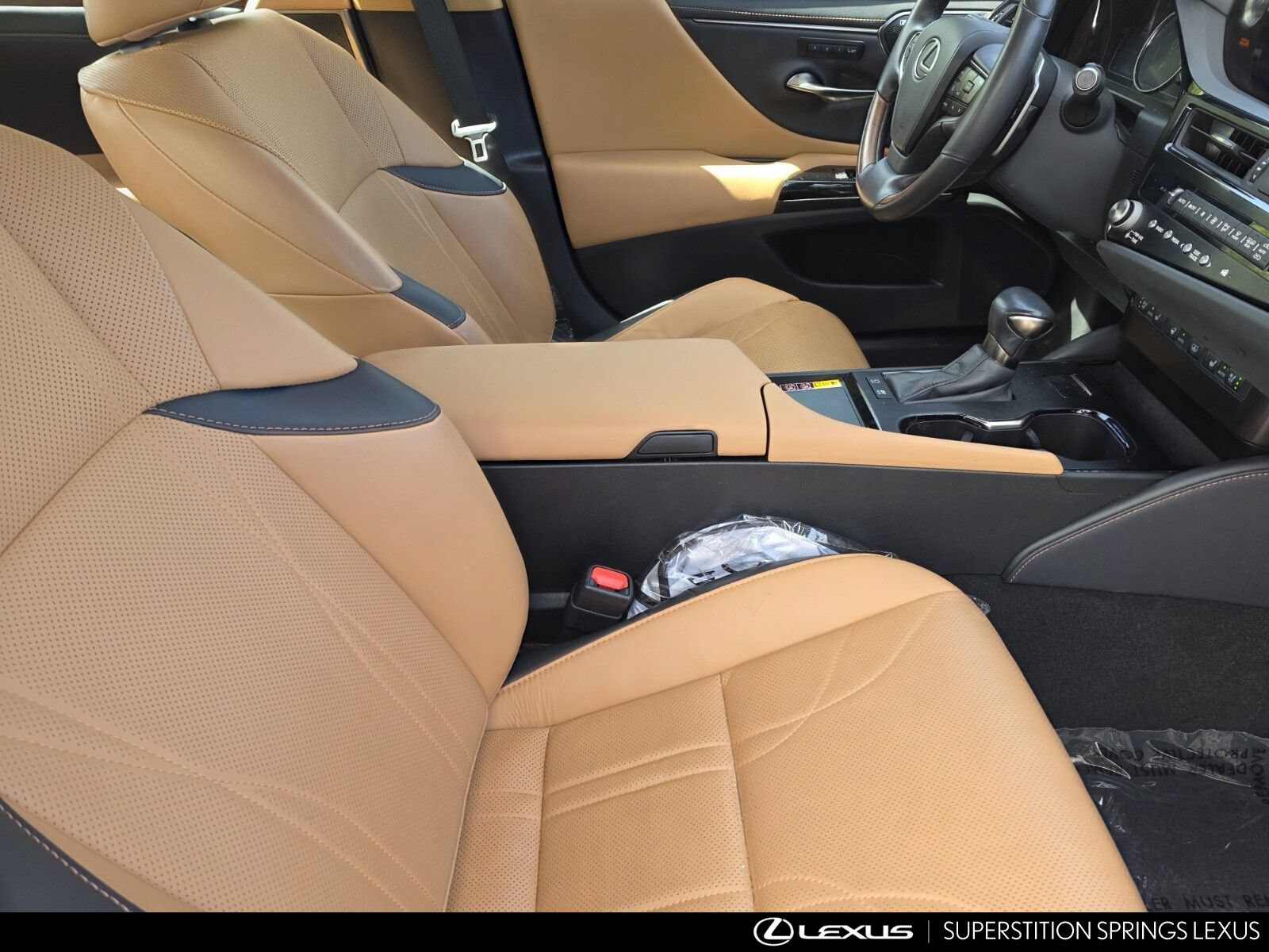 Used 2024 Lexus ES 300h w/ Accessory Package (Z2) FWD image 31