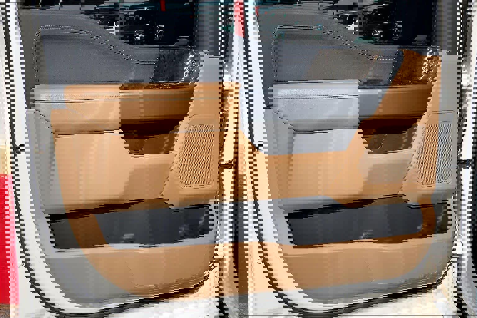 Used 2021 Ford F150 Lariat w/ Trailer Tow Package image 21