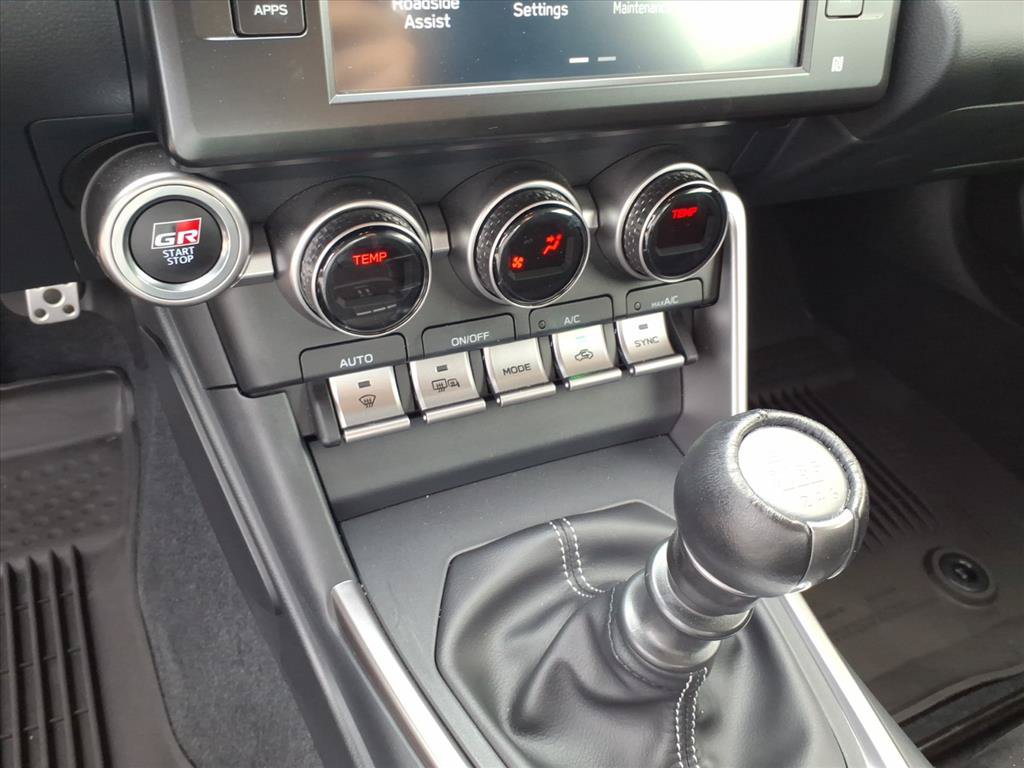 Used 2024 Toyota GR86 Premium w/ Performance Package RWD image 31