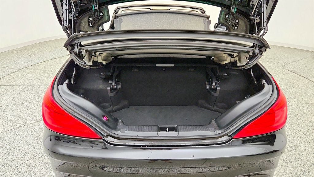 Used 2017 Mercedes-Benz SL 550 image 21