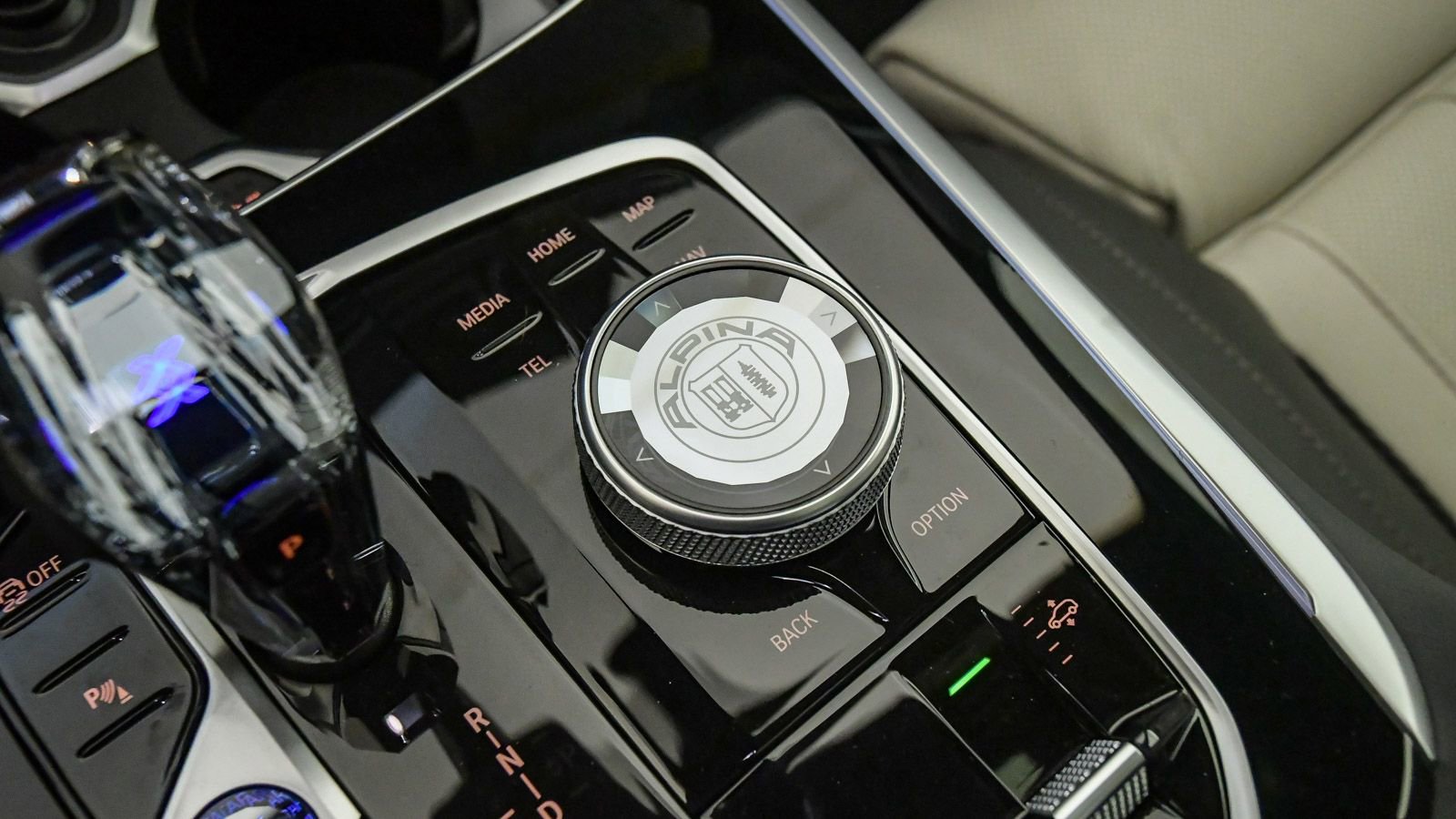 New 2026 BMW ALPINA XB7 image 32