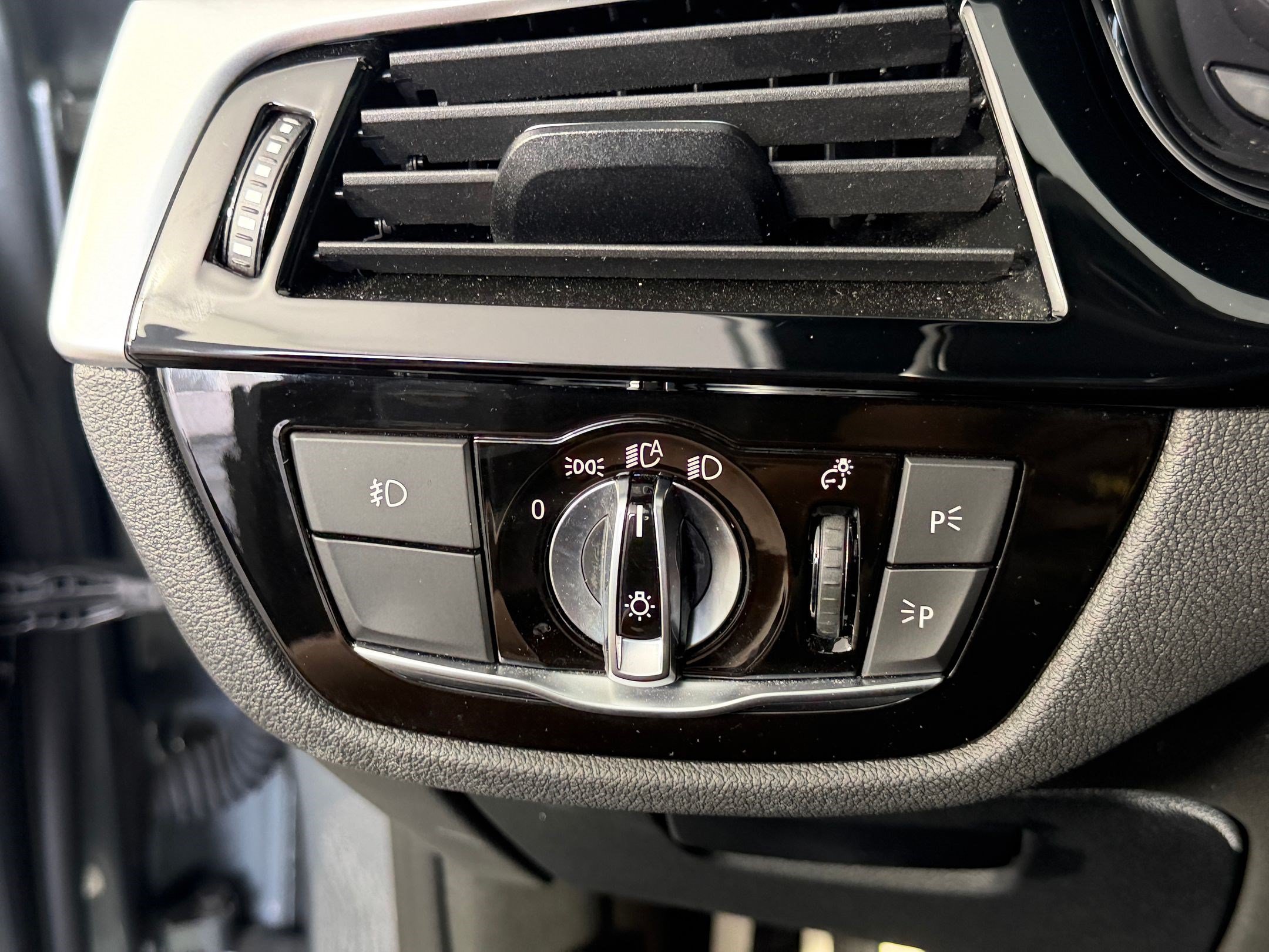 Used 2018 BMW 540i RWD image 30