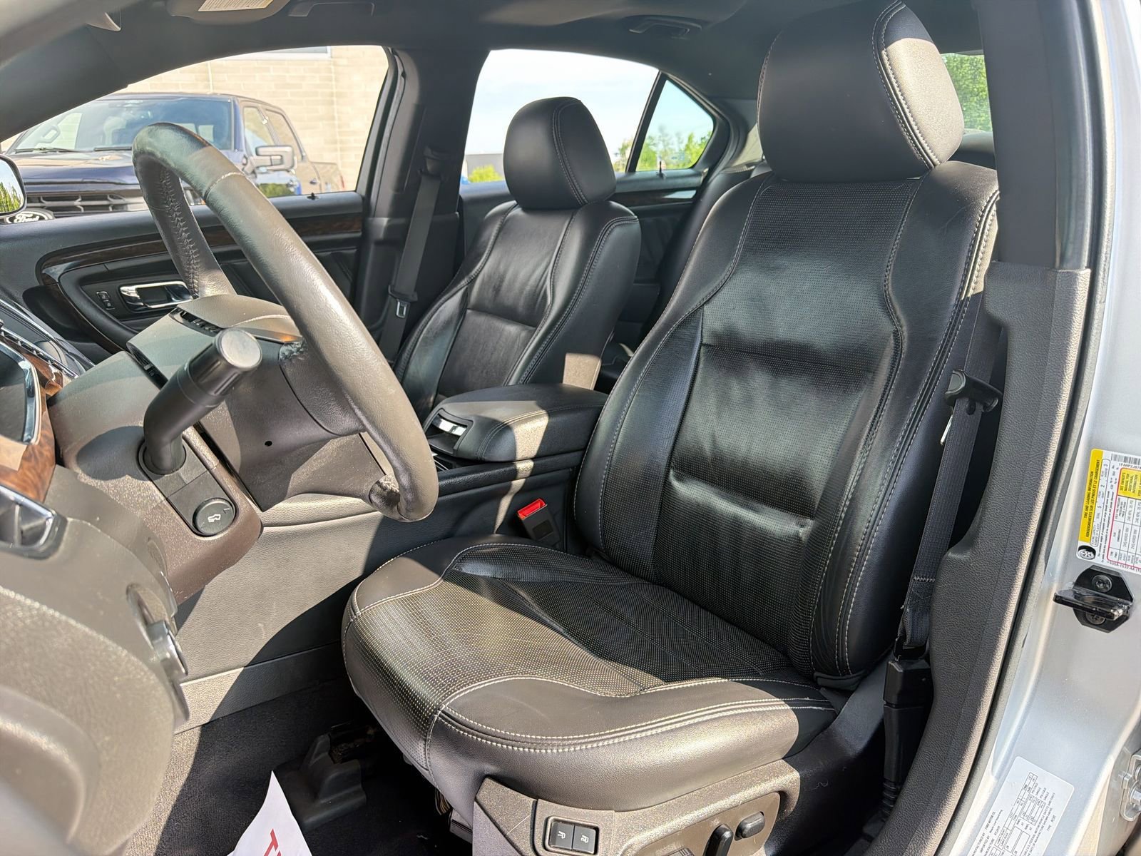 Used 2019 Ford Taurus Limited AWD/4WD image 17