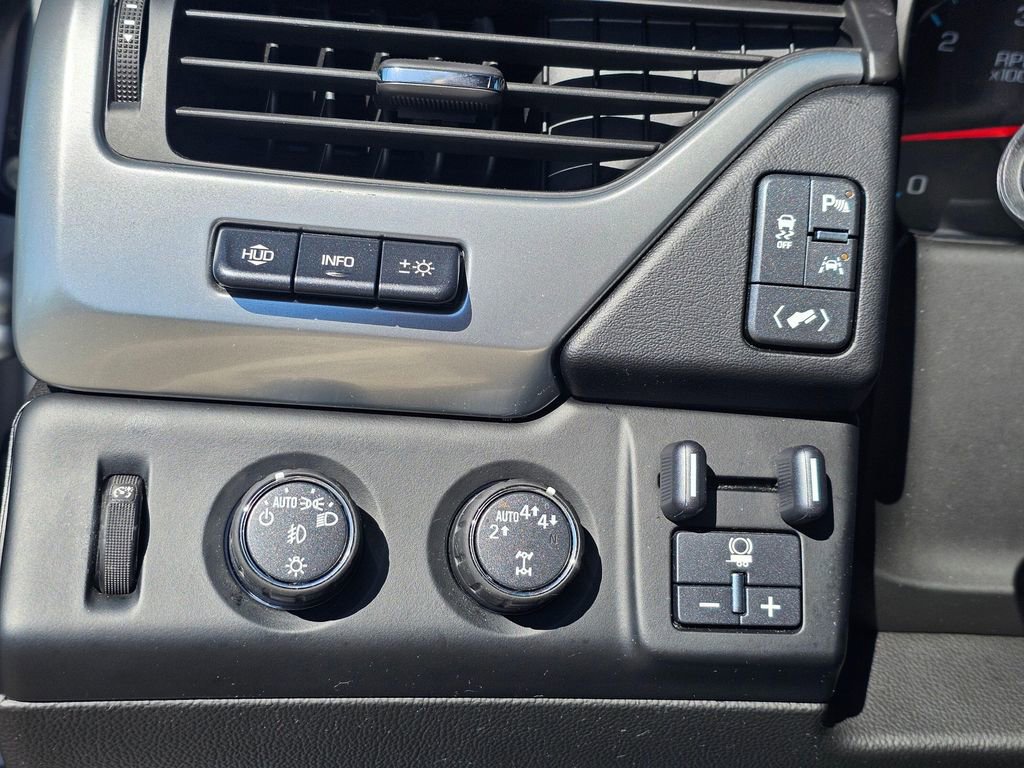 Used 2017 Chevrolet Tahoe Premier AWD/4WD image 28