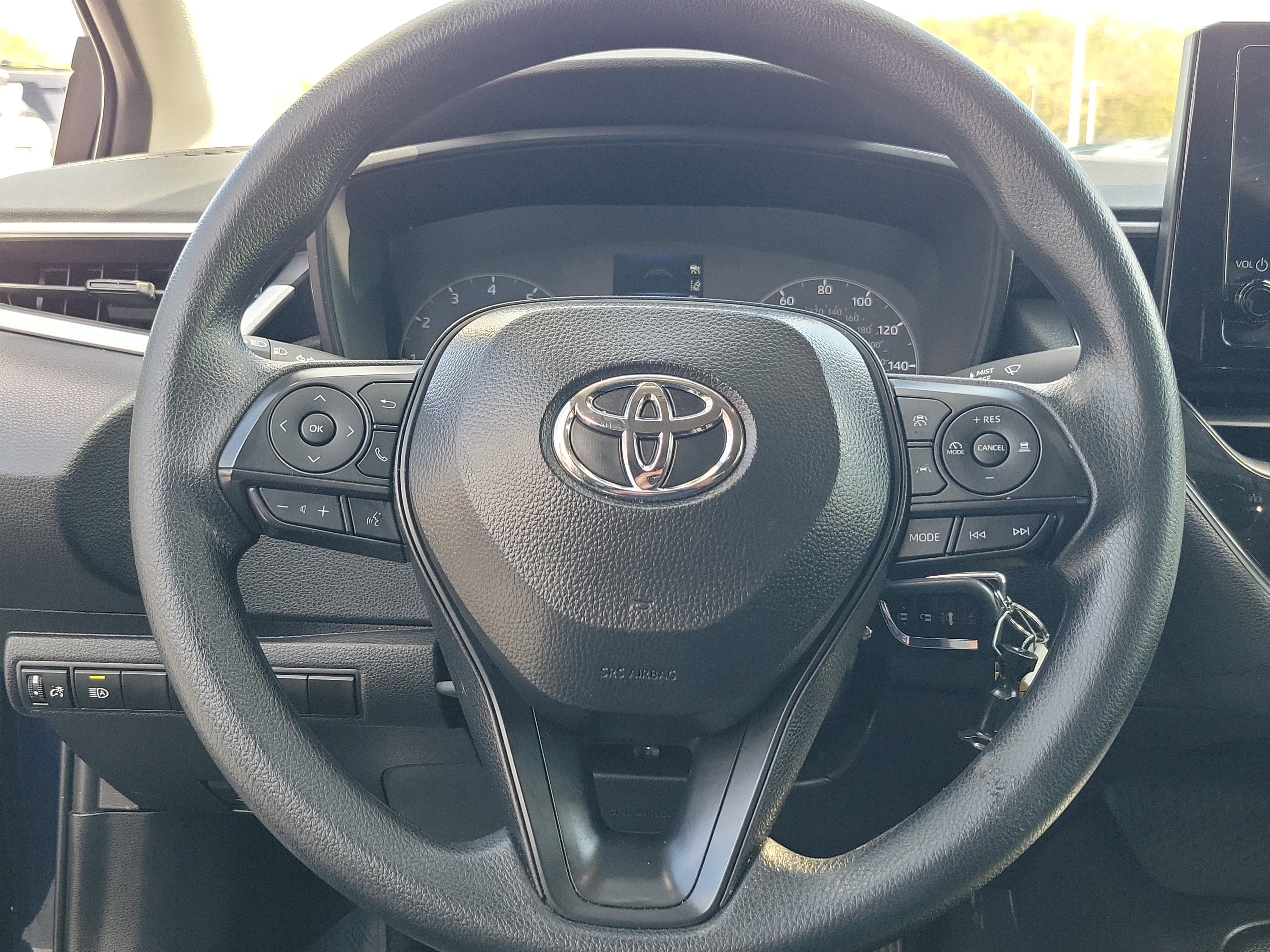 Certified 2025 Toyota Corolla LE FWD image 21