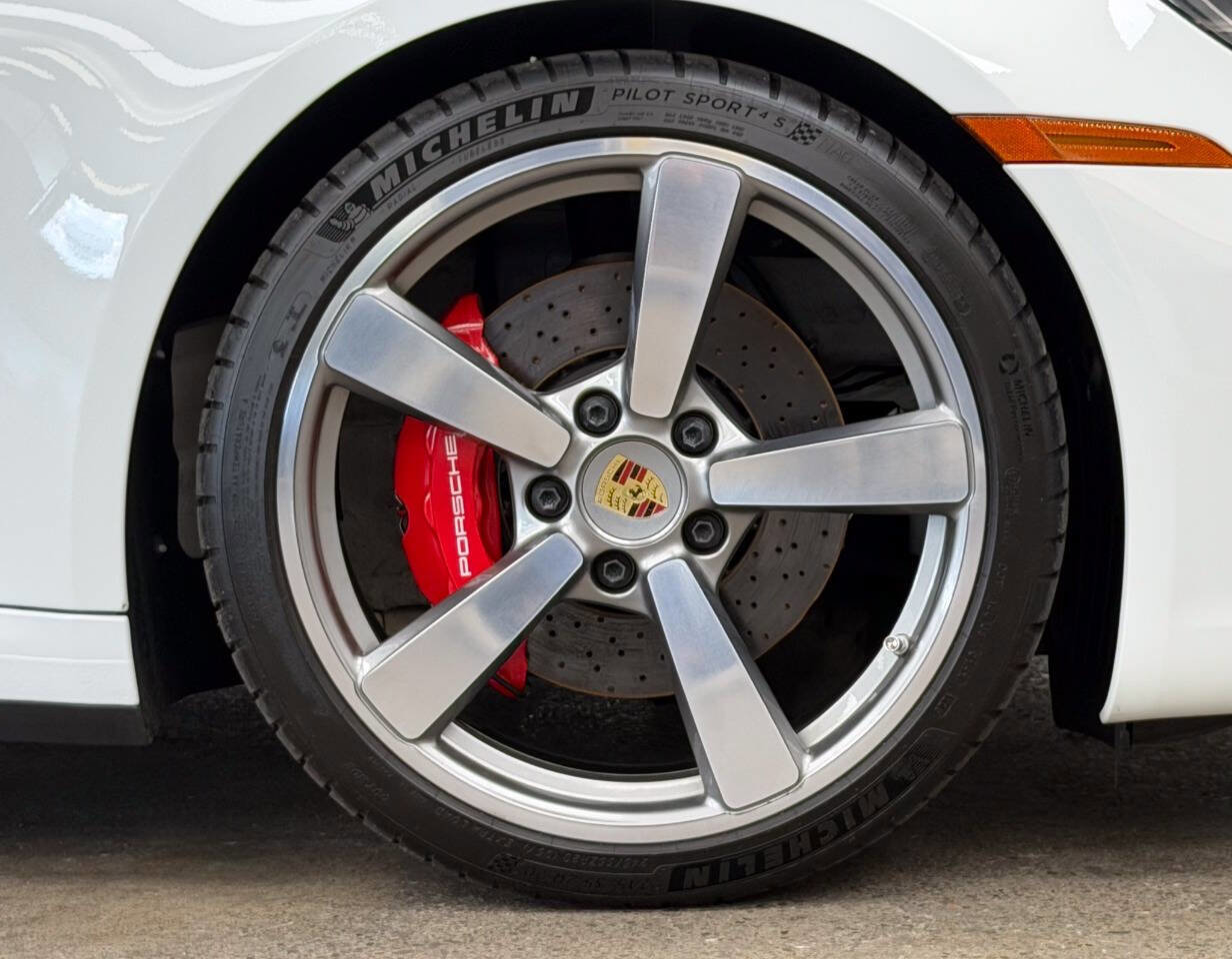 Used 2024 Porsche 911 Targa 4S w/ Premium Package image 14