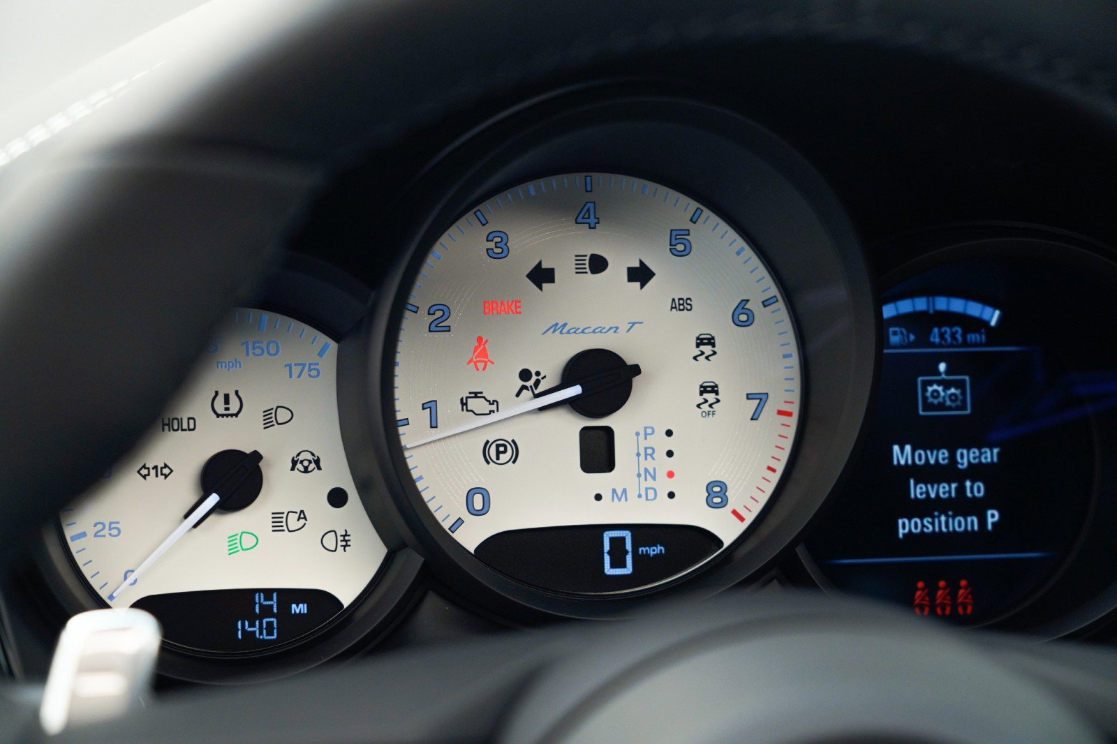 New 2026 Porsche Macan Turbo image 27