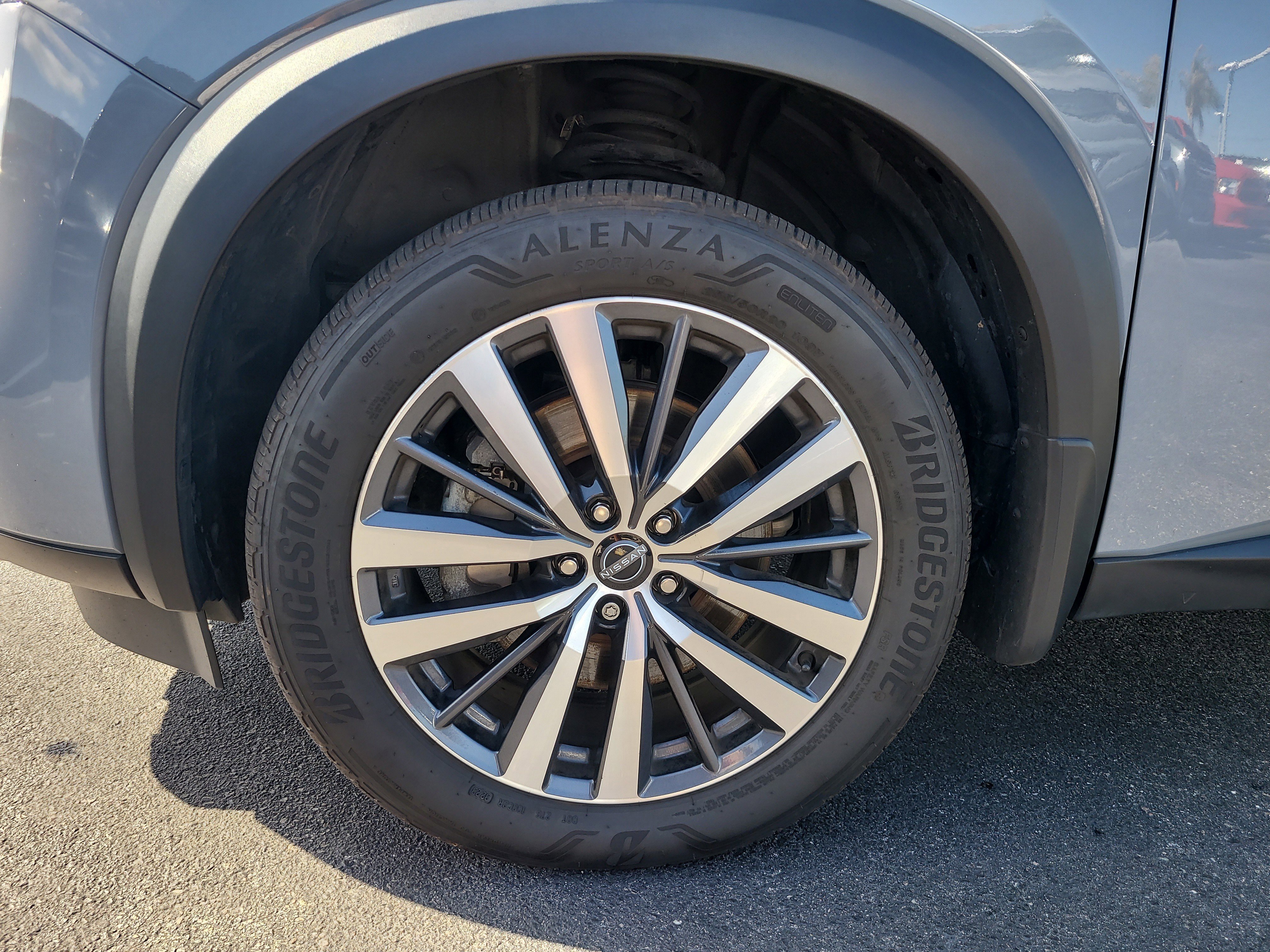 Used 2022 Nissan Pathfinder Platinum w/ Cargo Package image 9