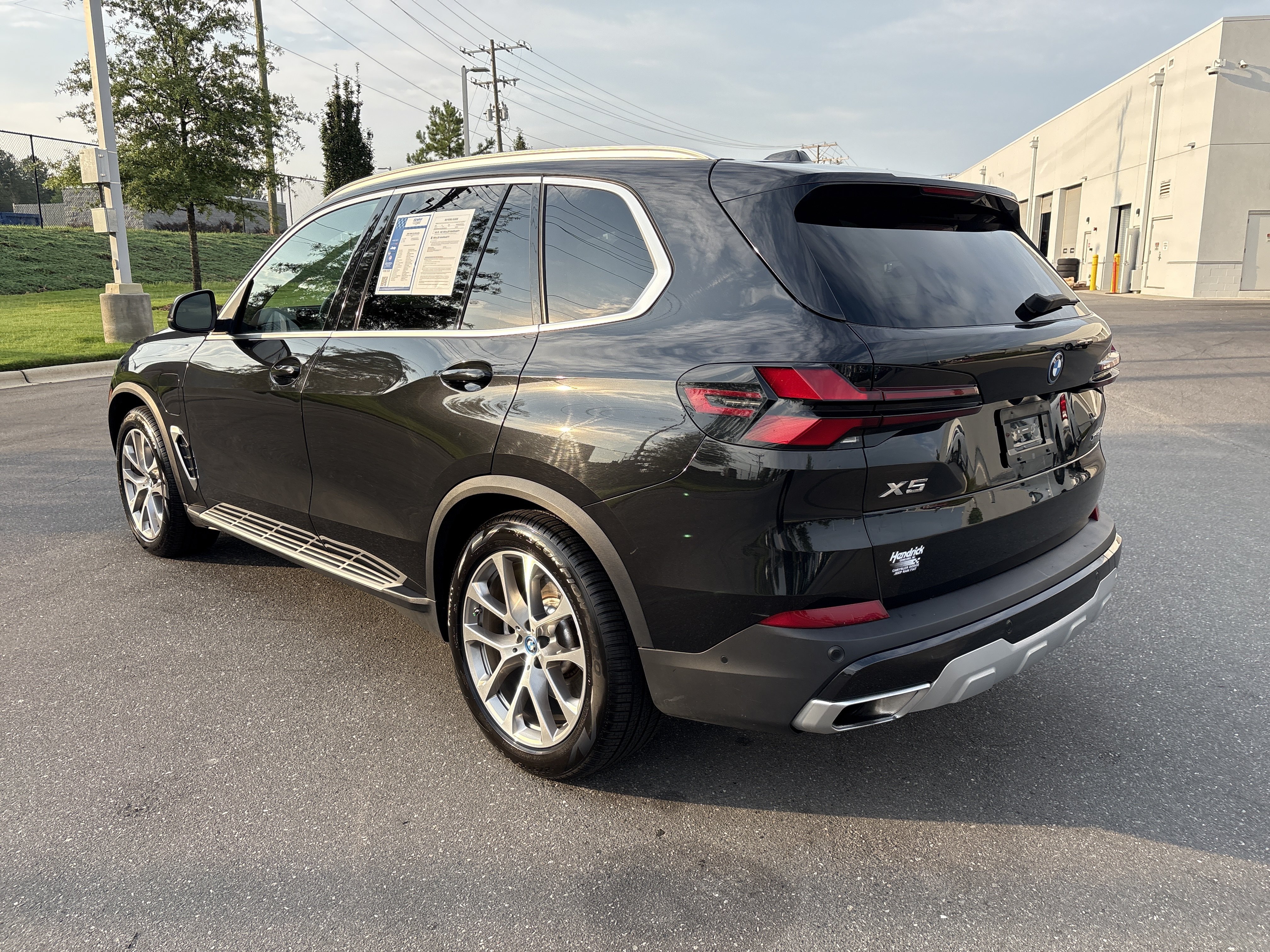 Used 2025 BMW X5 xDrive50e AWD/4WD image 7