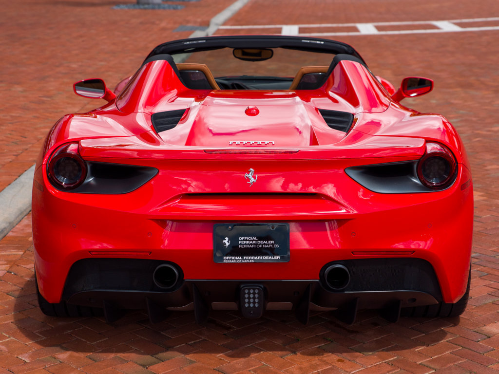 Used 2019 Ferrari 488 Spider RWD image 5