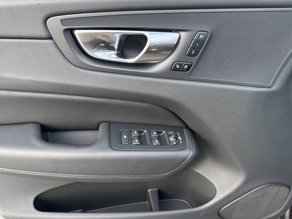 Used 2024 Volvo XC60 B5 Core w/ Protection Package Premier image 18