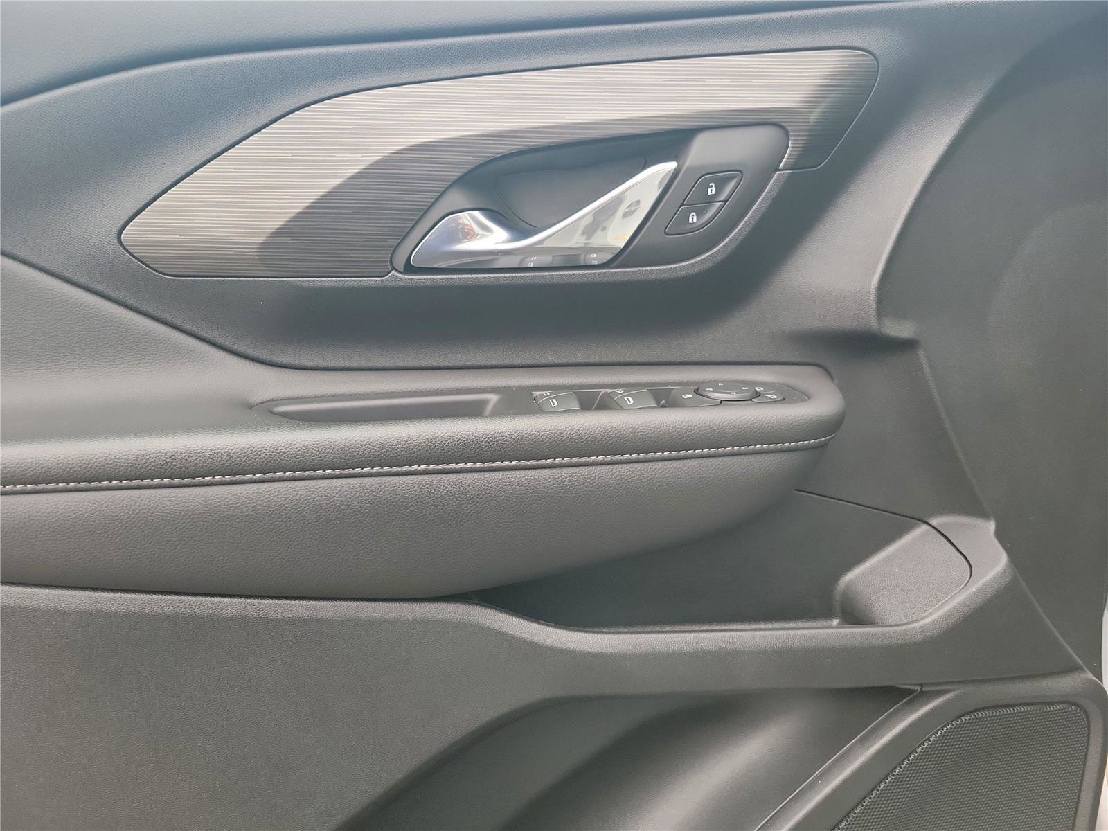 Used 2023 GMC Terrain SLE image 19