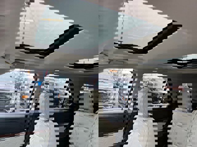 Used 2017 Ford Explorer Platinum image 10