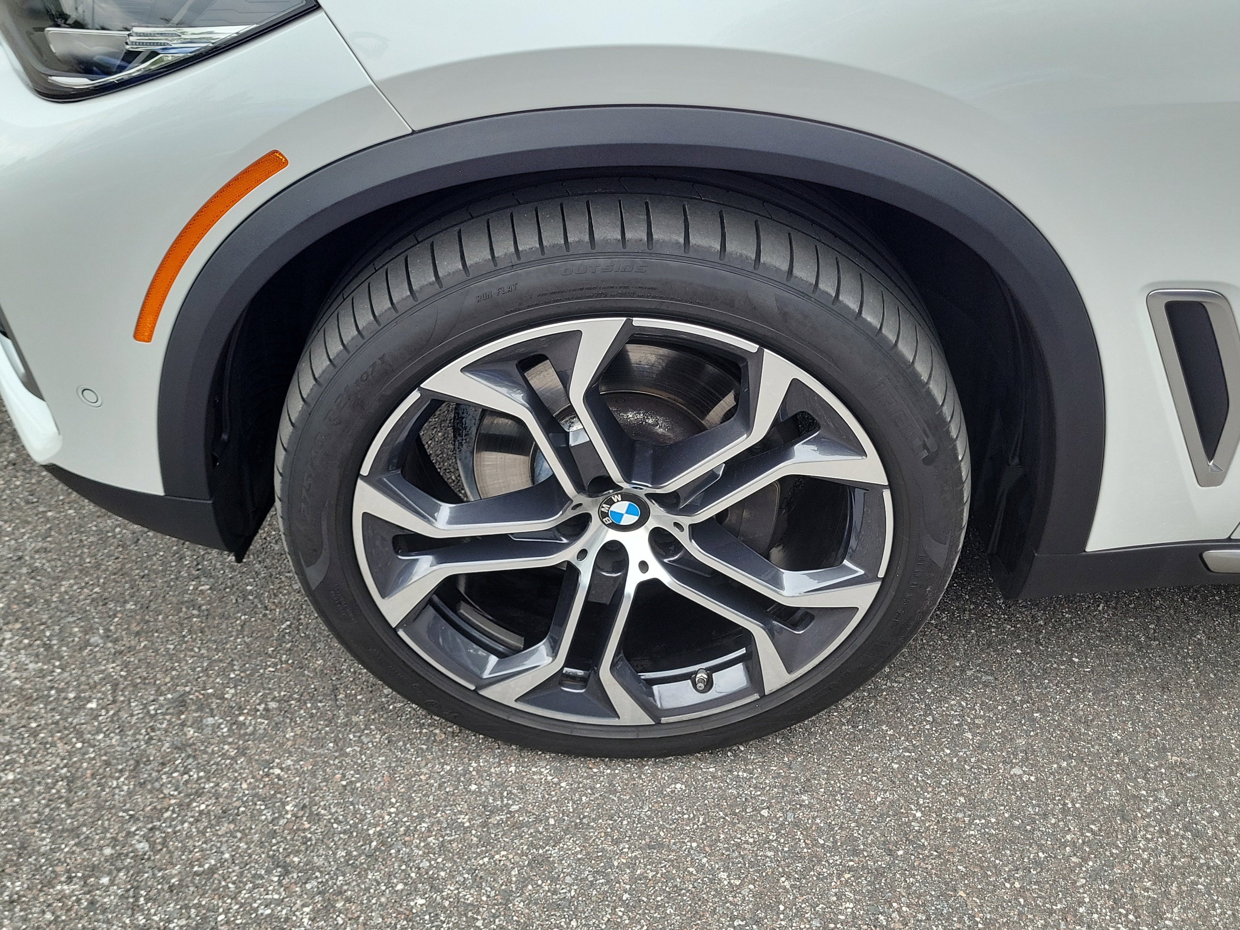 Used 2022 BMW X5 xDrive40i w/ Premium Package AWD/4WD image 38