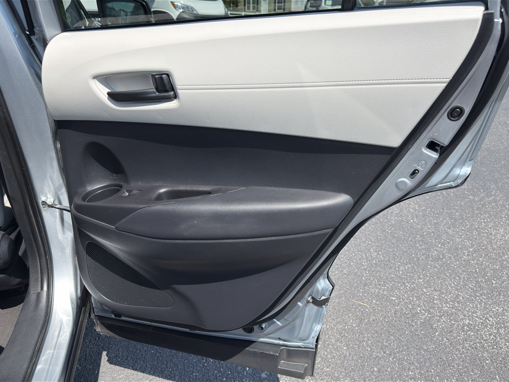 Used 2026 Toyota Corolla Cross LE FWD image 30