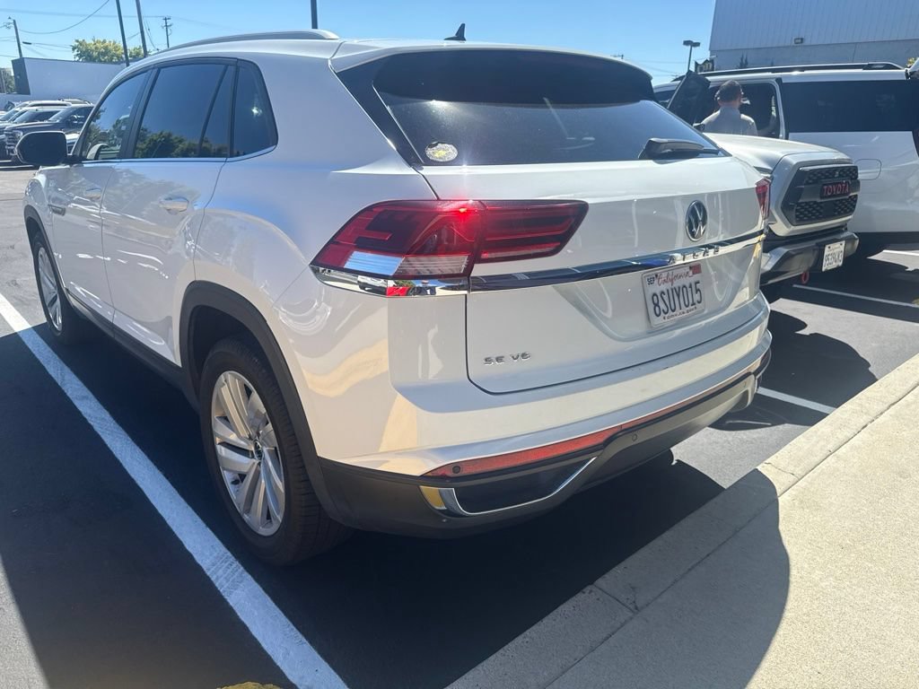 Used 2020 Volkswagen Atlas Cross Sport SE w/ Panoramic Sunroof Package FWD image 3