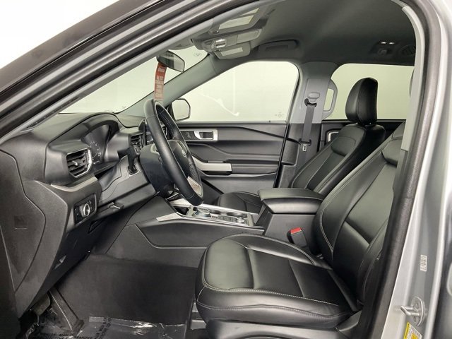 Used 2024 Ford Explorer XLT w/ Equipment Group 202A image 13