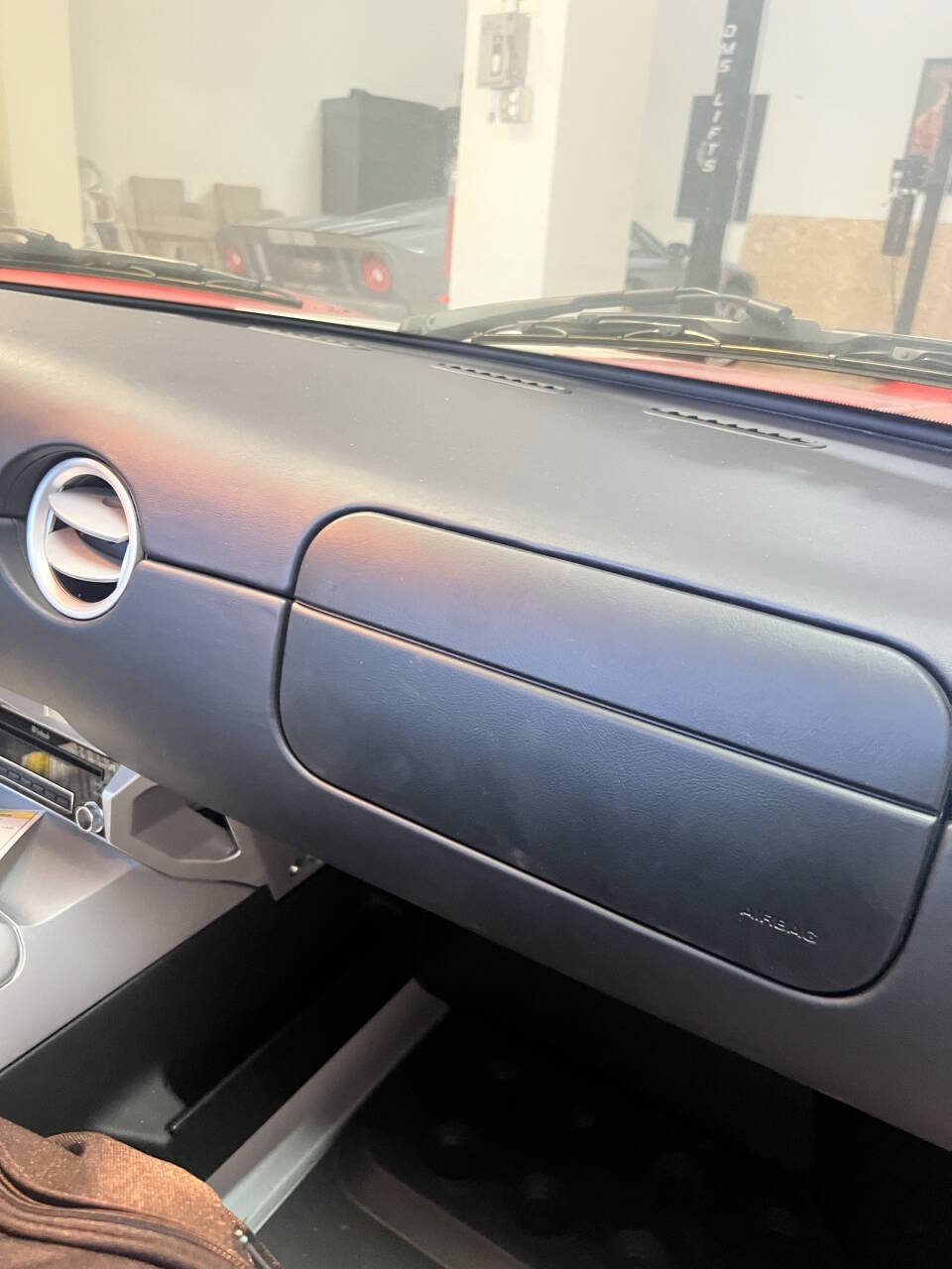 Used 2005 Ford GT RWD image 74