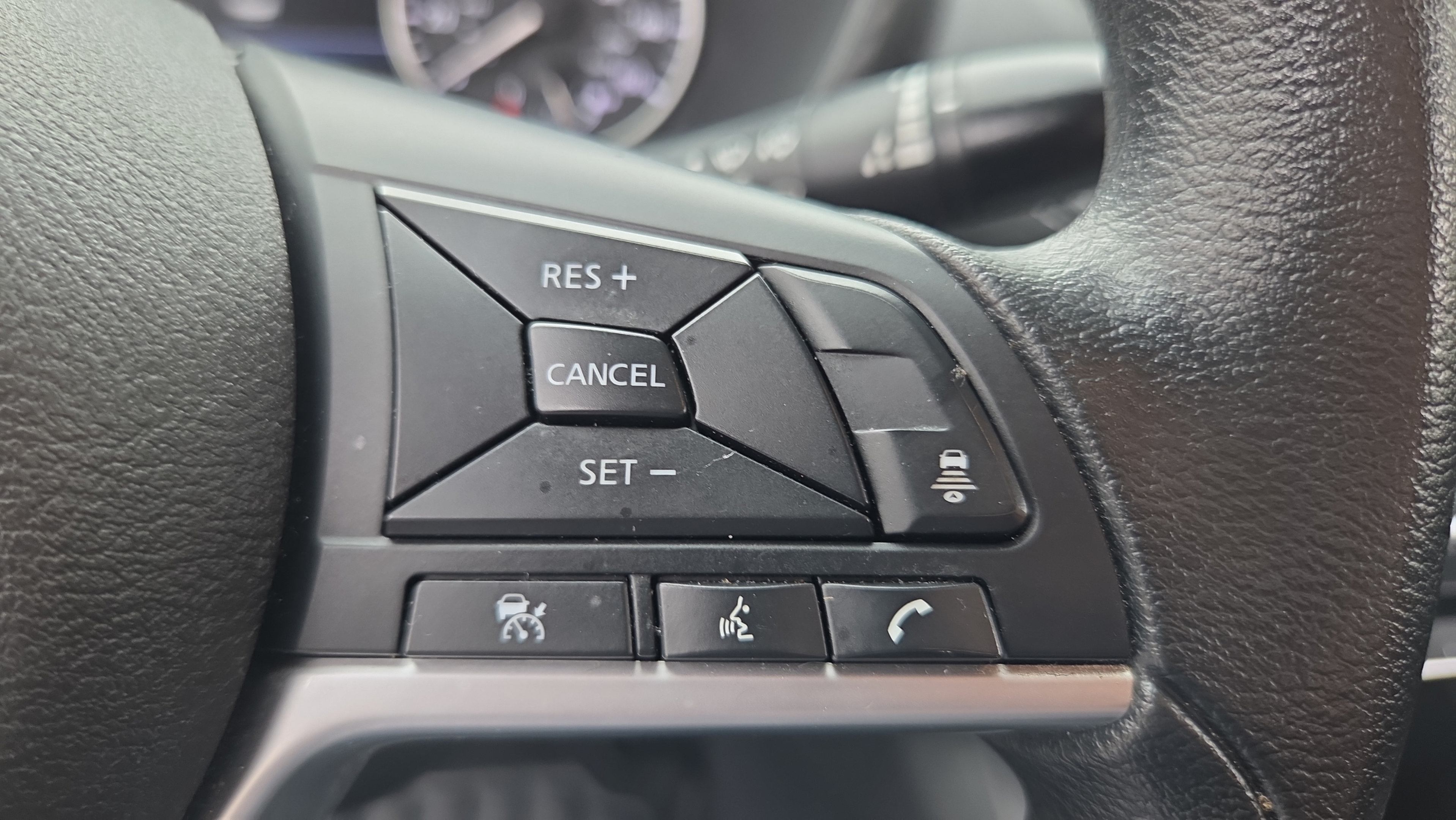 Used 2024 Nissan Sentra SV FWD image 29