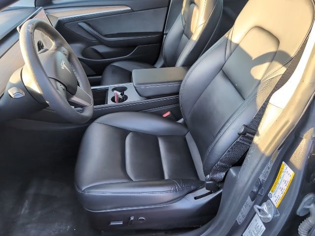 Used 2021 Tesla Model 3 Standard Range Plus image 9