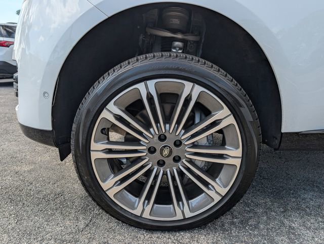 Used 2024 Land Rover Range Rover SE image 6