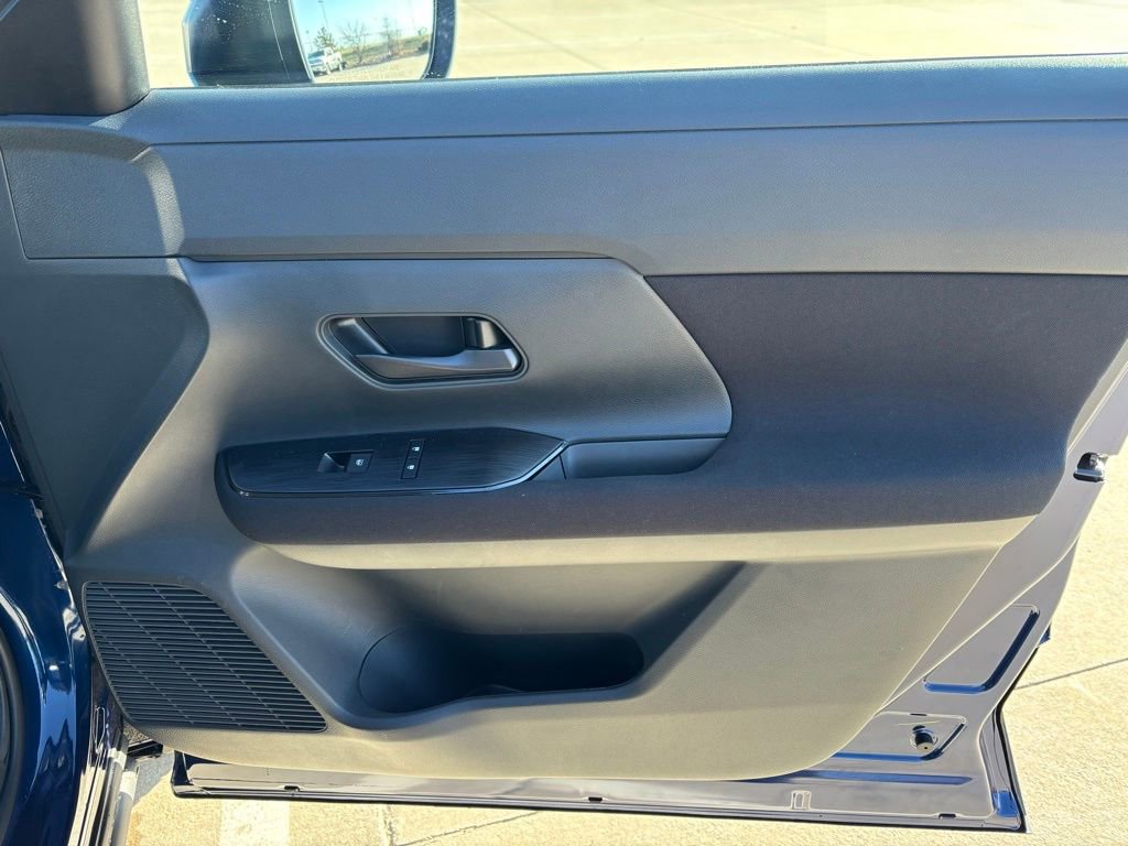 Used 2025 Nissan Kicks S image 17