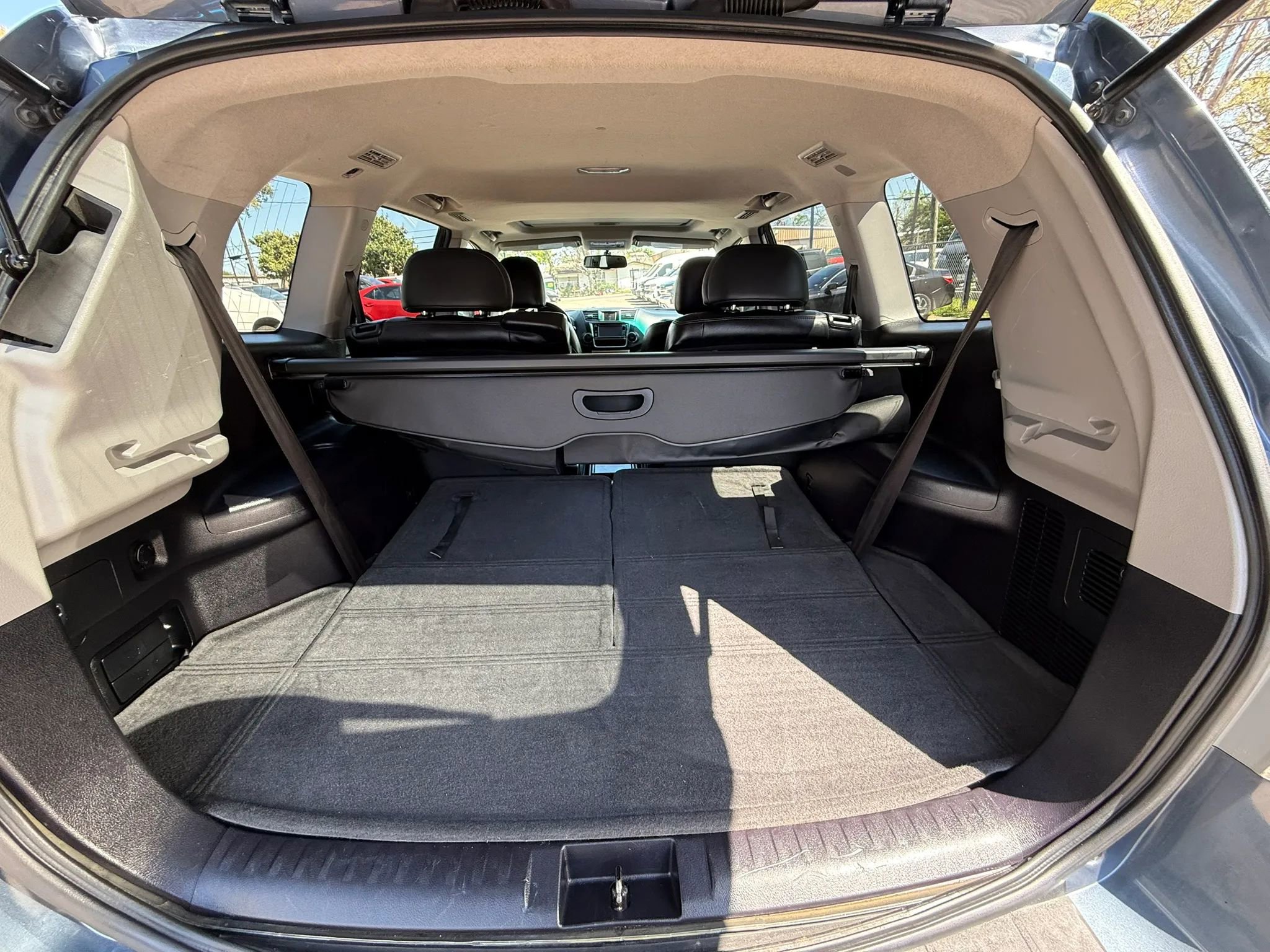 Used 2013 Toyota Highlander SE image 18