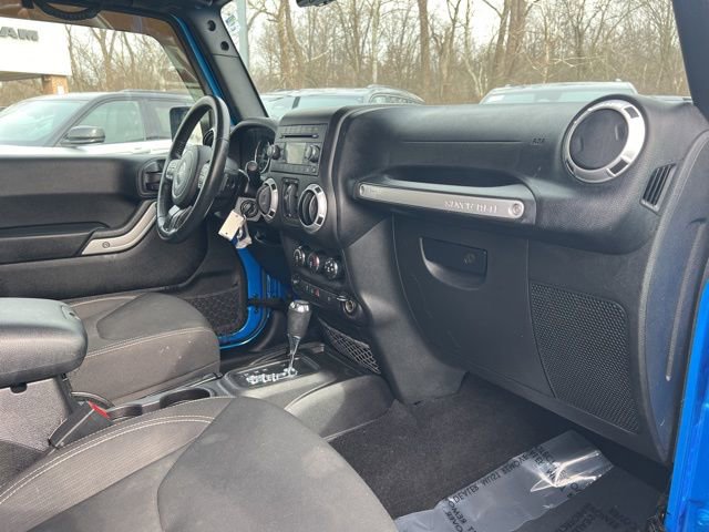 Used 2016 Jeep Wrangler Unlimited Rubicon w/ Connectivity Group image 21