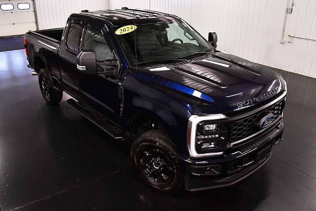 Used 2024 Ford F350 XLT w/ XLT Premium Package AWD/4WD image 13