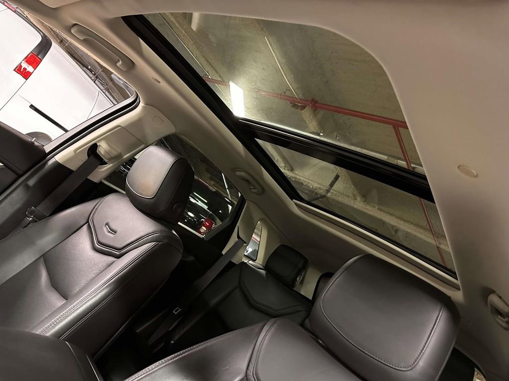 Used 2018 Cadillac XT5 Luxury w/ Driver Awareness Package AWD/4WD image 15