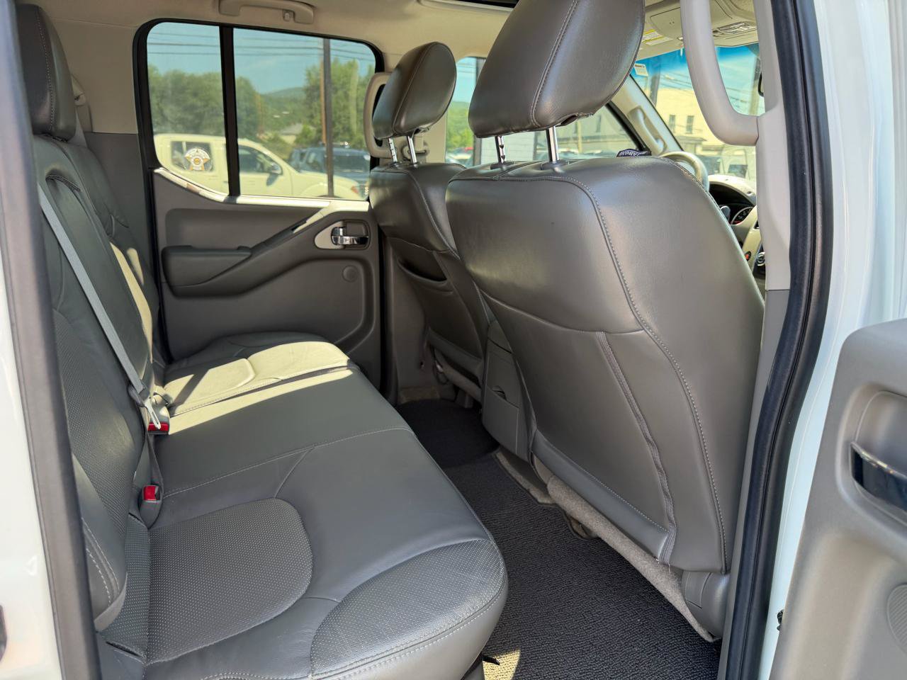 Used 2016 Nissan Frontier SL AWD/4WD image 18