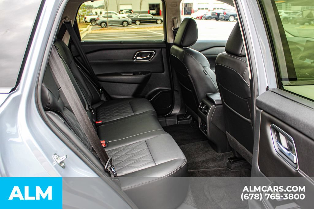 Used 2024 Nissan Rogue Platinum w/ Platinum Premium Package image 19