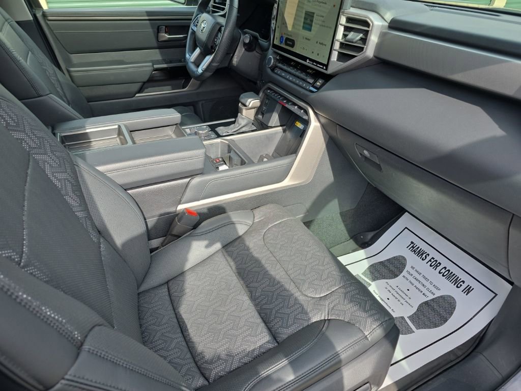 Used 2024 Toyota Tundra Limited AWD/4WD image 19