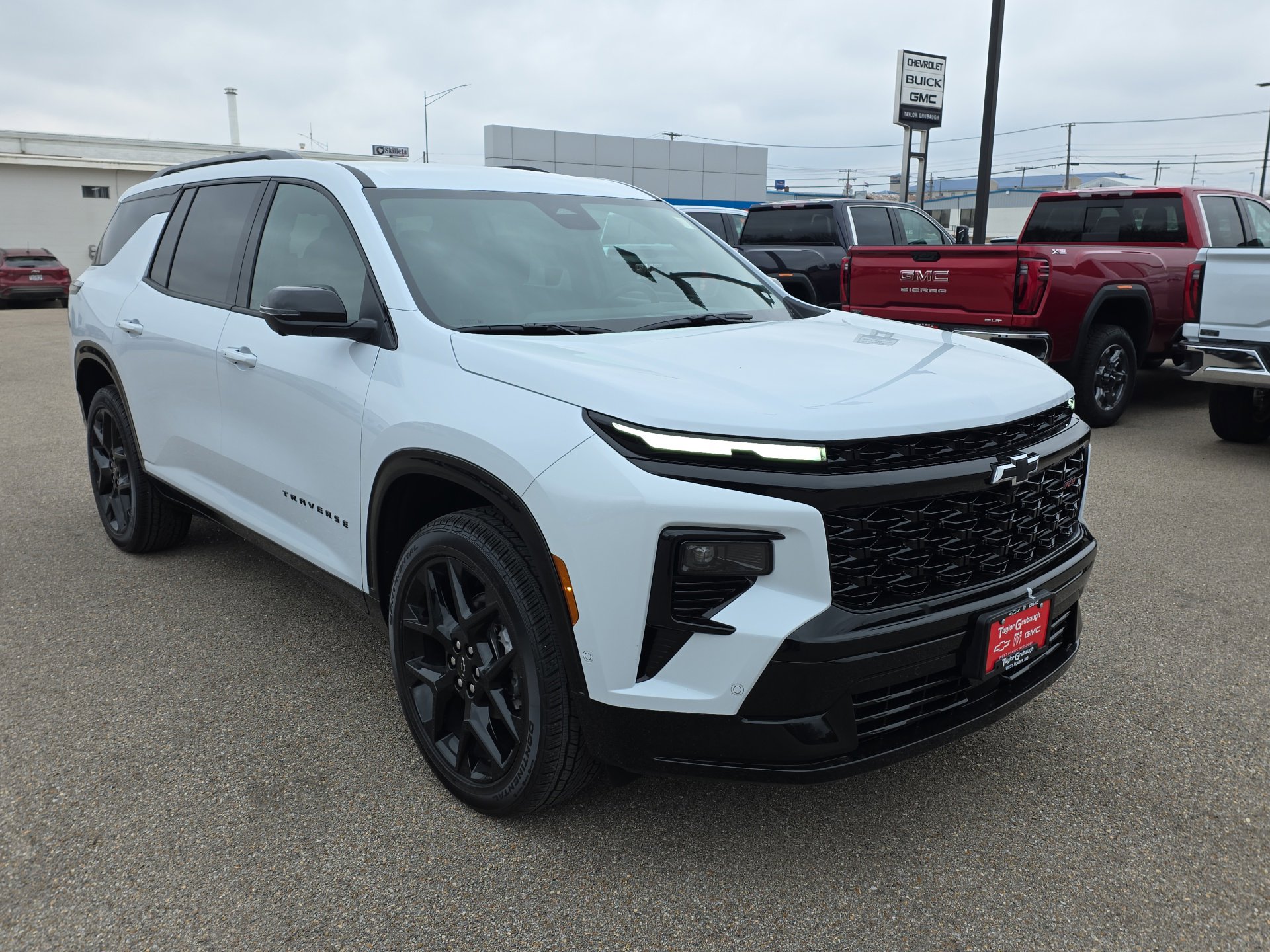 New 2026 Chevrolet Traverse RS image 2