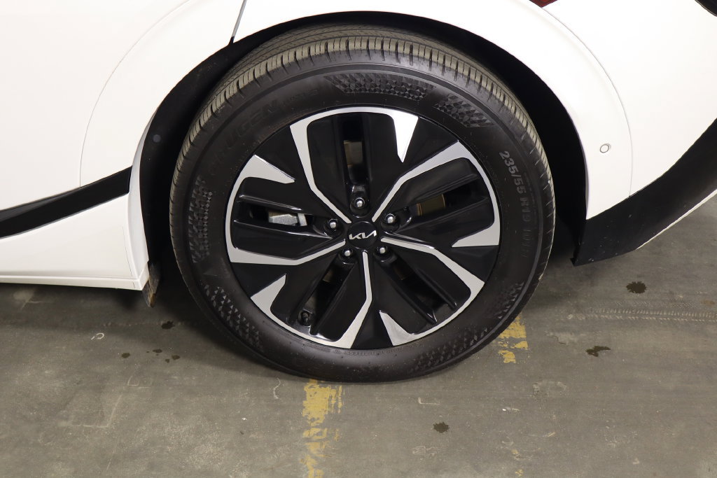 Used 2024 Kia EV6 GT-Line RWD image 46